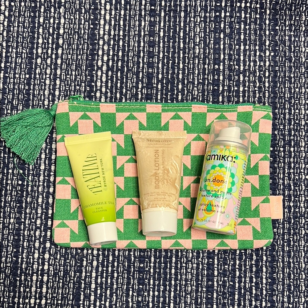 Ipsy glam bag, amika Byroe Memoire